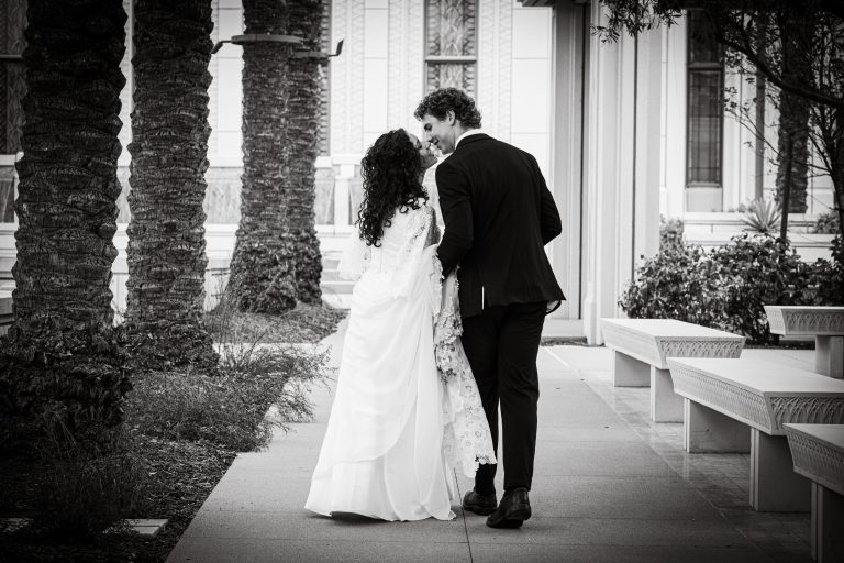Black and white photo of wedding couple at the Gilbert Arizona Temple